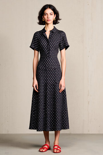 Robe noire à pois